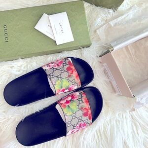 🌸🌸🌸 Gucci - GG Blooms Supreme Floral Slide Sandal